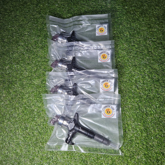 Denso 4JJ1 +30 fuel injectors for Isuzu D-MAX and Colorado (2007-2012) shown in the image.