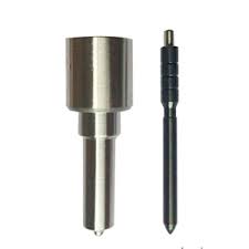 Genuine Denso Navara D40 YD25 fuel injectors, part number 095000-6250, shown in the image.