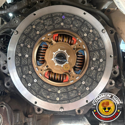 NPC Hilux N70 clutch kit with 850NM capacity, featuring clutch components laid out for installation or display.